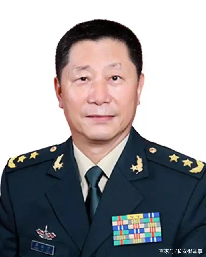 新晋上将何卫东任东部战区司令,李凤彪任战略支援部队司令