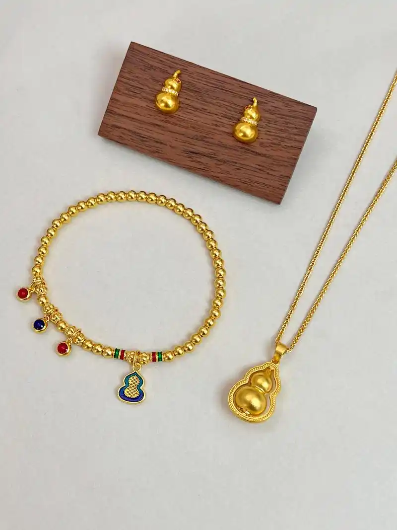 六福珠宝可转动金葫芦吊坠