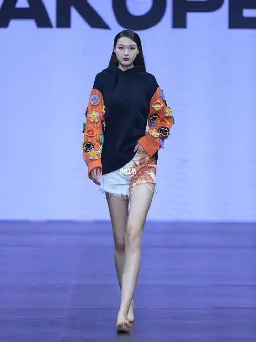 cnnakupenda秀场服装模特曦曦身高178