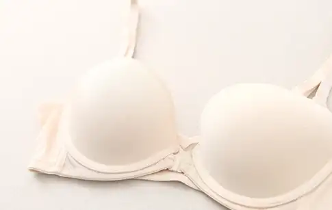 钢圈内衣还是无钢圈内衣,什么样的内衣才是对我们帮助最大的呢?_胸部_