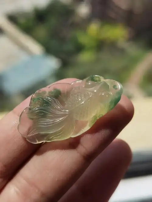 阿拉善戈壁糖心玛瑙雕刻精致金鱼