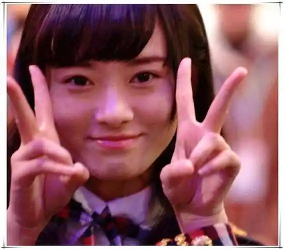 当时鞠婧祎也因为不够出色被淘汰掉了,直到她在snh48的选举中被观众