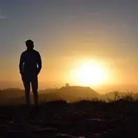 男生背影落日余晖伤感头像微信背影头像大全