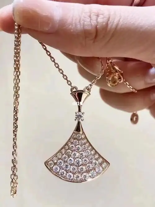 宝格丽满钻裙子项链