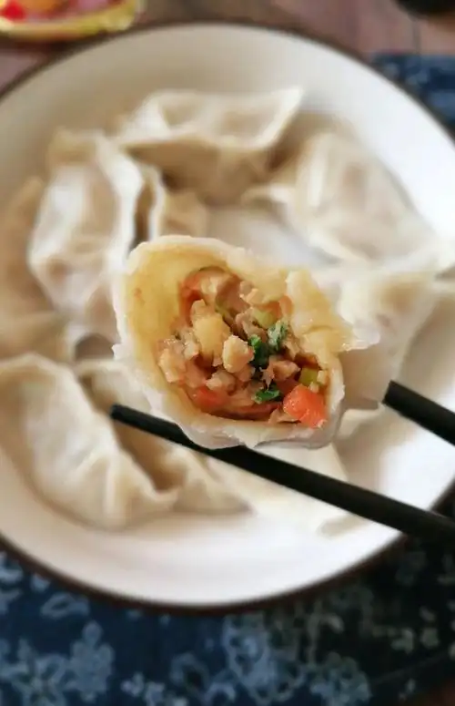 玉米蔬菜猪肉馅饺子