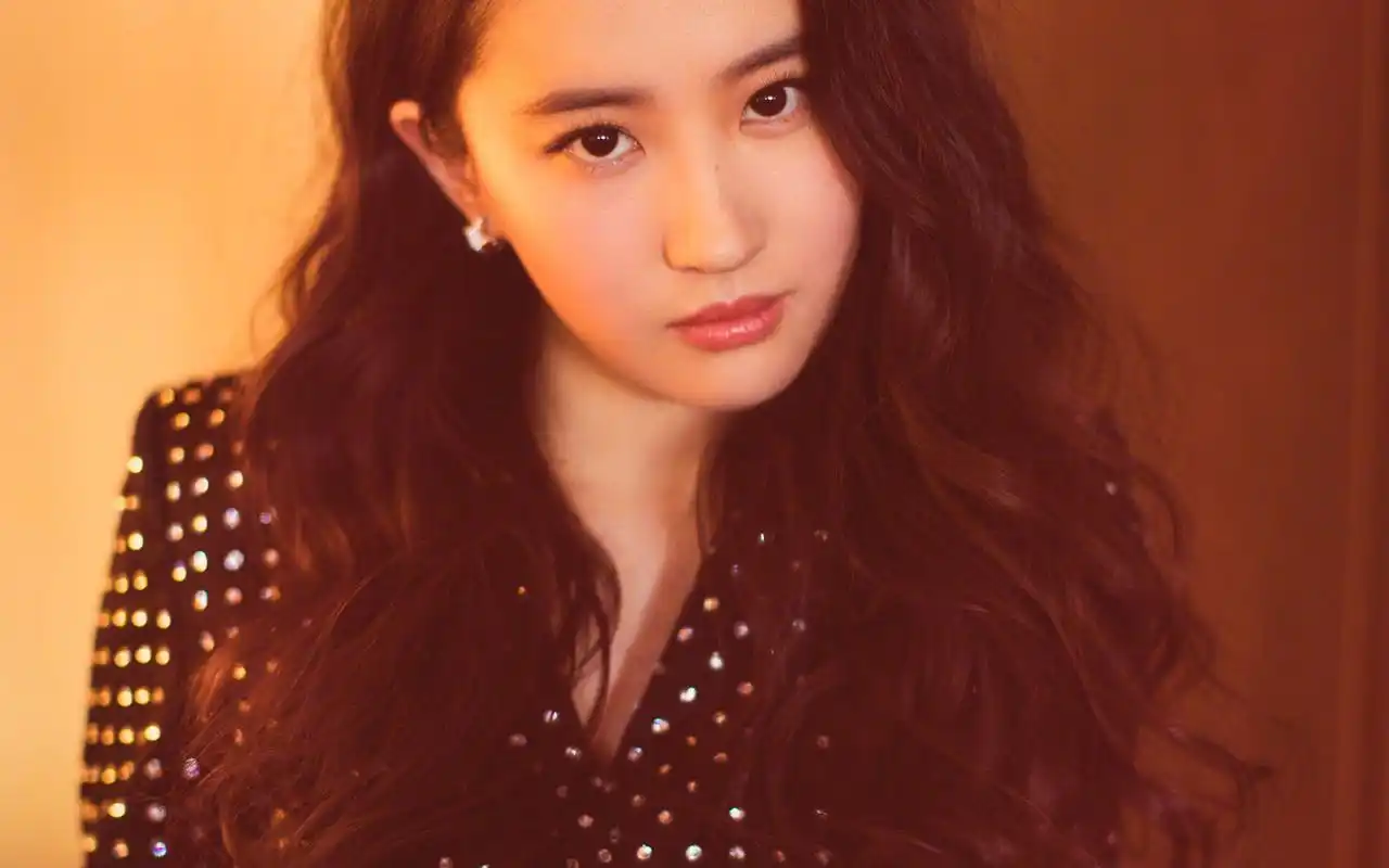 刘亦菲镶钻西装性感帅气写真高清壁纸