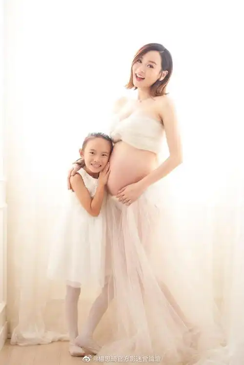 又生了二胎正当红退圈生娃大女儿生父成谜