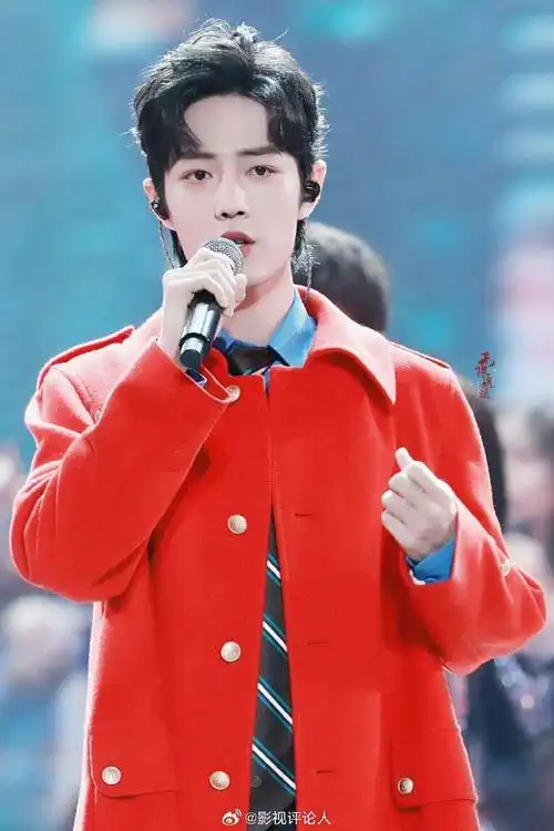 肖战红色开衫毛衣