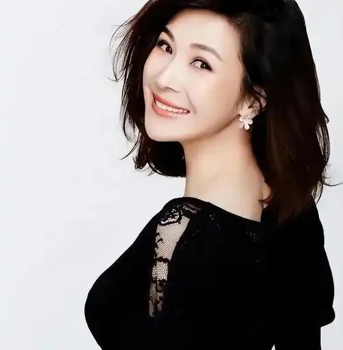 亮剑女神童蕾:情断周一围,嫁50亿富豪,老公获刑后她背债2亿