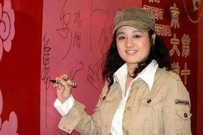 雪山飞狐33年程灵素美貌不减胡斐风采依旧只有她变化最大