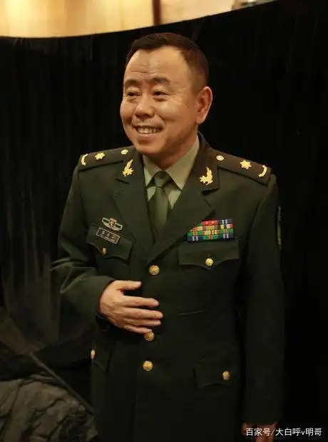 (明哥新爆)过河潘长江来啦,笑星背后到底是什么样呢.