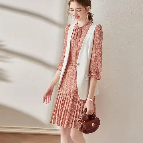 套装女秋款2021年新款通勤女装时尚气质连衣裙白色时尚套装