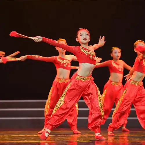 儿童少年志扇子舞蹈表演服中小学生红色舞台服古典舞民族演出服装