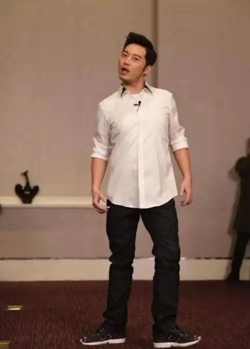 年轻时候的沙溢是校草?看沙溢晒图回应,校草可不是吹的!