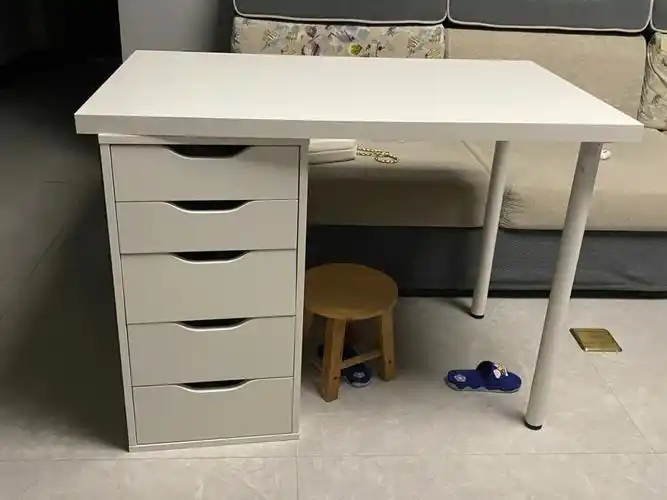 宜家家居的梳妆台