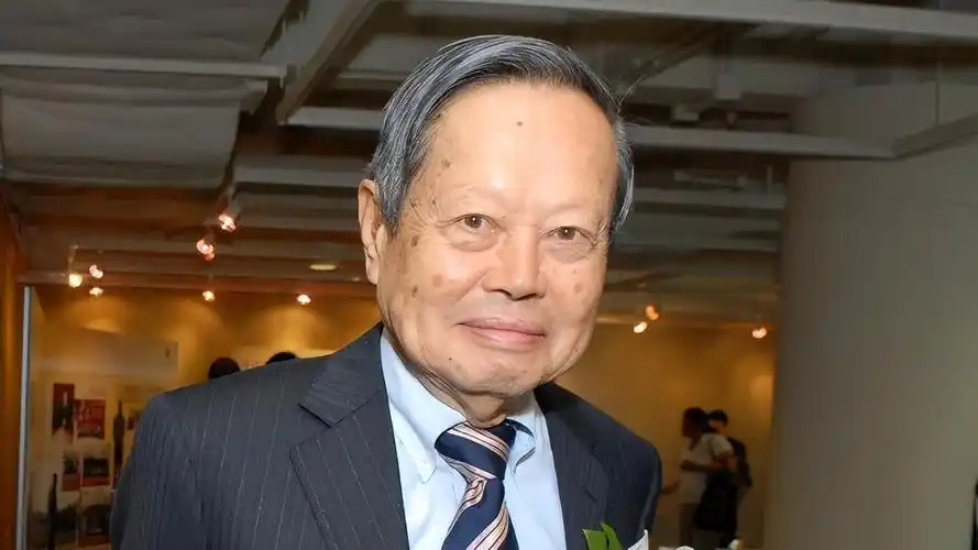 杨振宁妻子翁帆自白:为了丈夫的身体,我16年来都是早睡早起 - 文化资