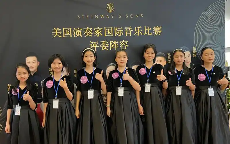 让世界充满爱合唱比赛珠海童年树童声合唱团