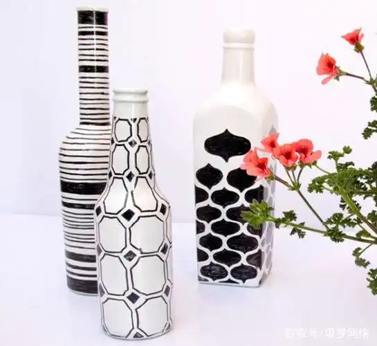 diy花瓶,动动手指改造空玻璃瓶,就能让桌子雅致起来