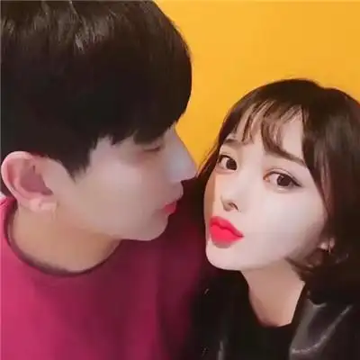 最火情侣头像拥抱热吻 浪漫情侣头像两人在一起的