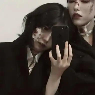 黑暗系闺蜜真人头像一对两张的黑暗系闺蜜头像2人图片