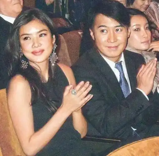 回顾黎明:错过舒淇,被乐基儿伤透,51岁如愿当爸爸52岁娶小女友