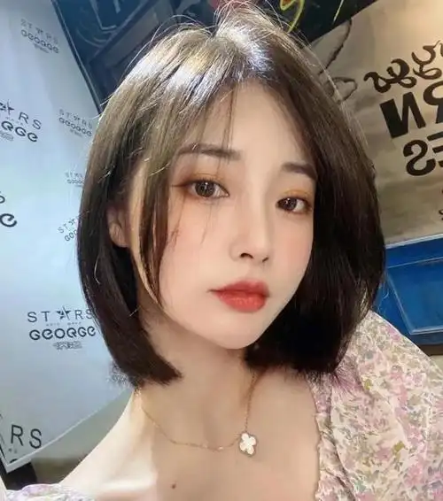 减龄短发2021最新图片减龄发型2021最火短发直发