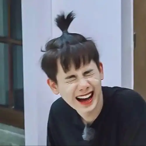 想求哈哈大笑的男生头像笑得浮夸笑得开心笑得眼睛眯成一条缝贼有感染