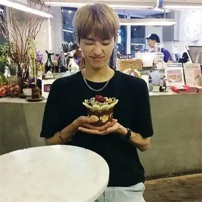 小清新活泼帅哥微信头像 阳光男孩图片