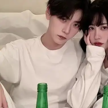 导语:使用稳重大气的情侣头像可以让你和另一半在人群面前显得更加有