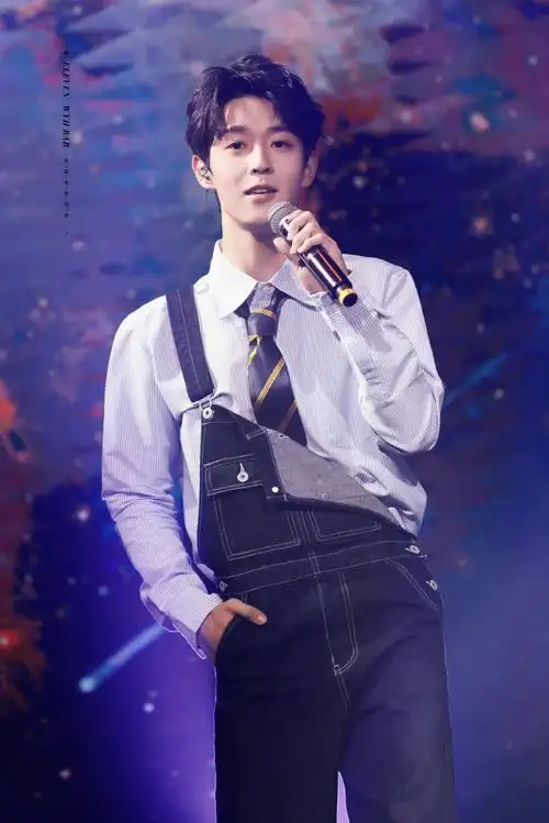 吴宇恒超话wyh#吴宇恒未来可期#无文案看图就够了@吴宇恒不无语