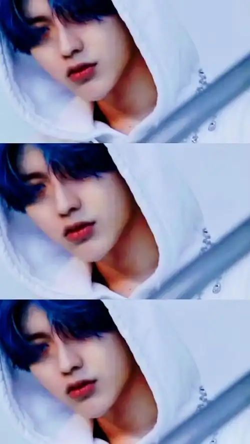 蔡徐坤哥哥的蓝色头发太美啦