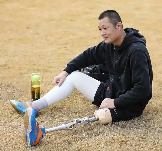 但是这类材料在冬季不具备保暖效果,截肢后的残肢部分血液流通效果不