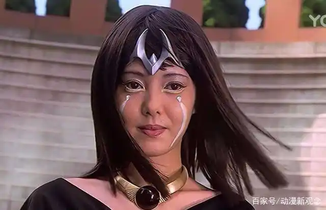 为了防止被卡蜜拉残害,迪迦选择了弃暗投明,而不是为了保护人类