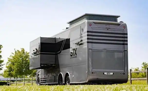 双拓展舱 升顶,车尾带车库,奔驰actros l重卡房车实拍