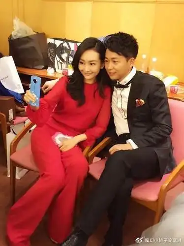 反派专业户刘奕君曾在西影厂抄工作条多年再婚后又生一女