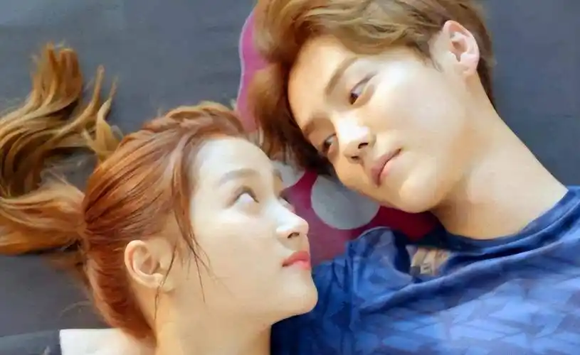 却丝毫不想隐瞒粉丝,遇到了自己喜欢的妹子,鹿晗冒着脱粉的风险硬是毫