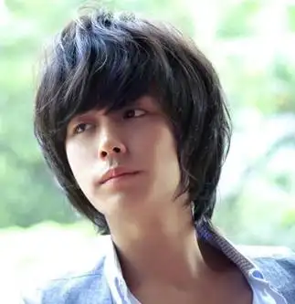 这样的脸留什麽发型好看!要中长发