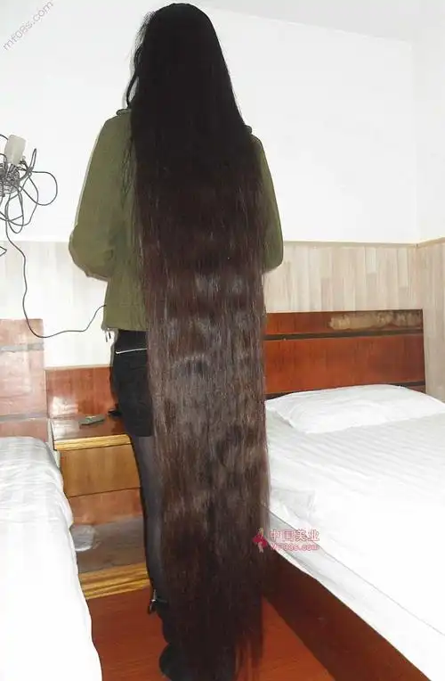 尤其是自己打的辫子很是饱满光亮.