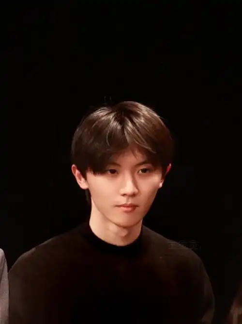 (上学期的 )纯素颜也超级帅09@时代少年团队长-马嘉祺92二改商用