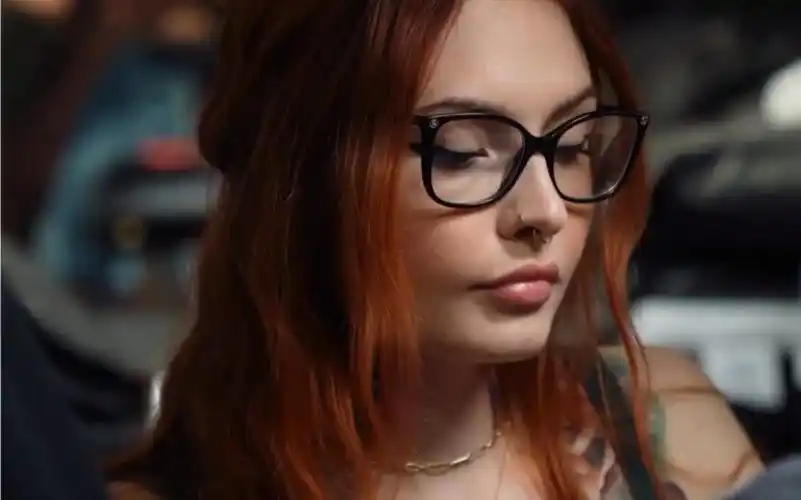 国外著名纹身师:好漂亮的女师傅#纹身师日常 #纹身 #刺青 #刺青艺术