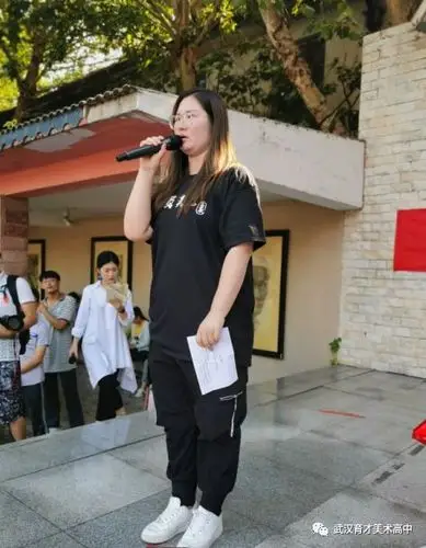 2019武汉育才美术高中运动会入场式创意大pk