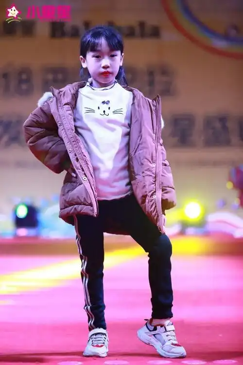 视觉暴击童装大牌巴拉巴拉空降购物中心小童星走秀实力圈粉