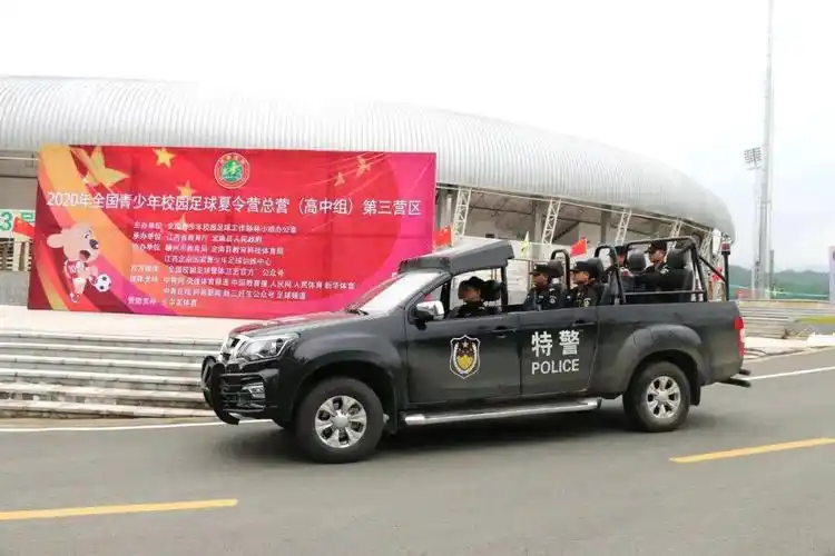 酷毙了定南公安新型武装巡逻车正式亮相街头