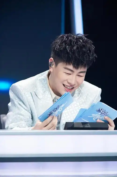 助理是个好职位|胡歌|华晨宇|谈恋爱|古典乐|填词人|男歌手_网易订阅