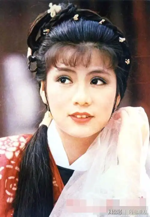 《金庸作品集》中;出版至今经过多名导演拍摄,其中女一黄蓉的扮演者