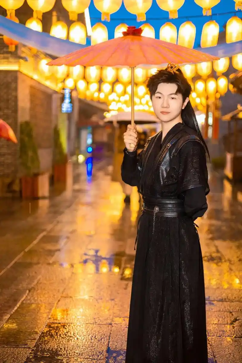 帅哥怎么这么多04#客片分享 #洛邑古城 #古风摄影 - 抖音