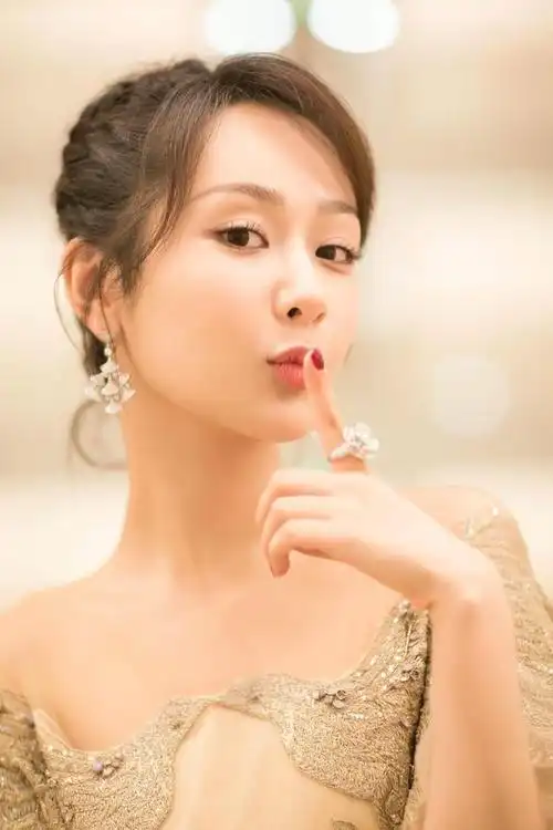 盘点10位娱乐圈甜美可爱女明星,赵露思赵丽颖上榜,谁更漂亮呢?