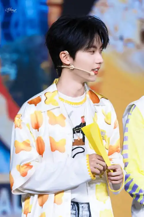 时代少年团队长-马嘉祺    #冰红茶直播#90#马嘉祺康师傅冰红茶