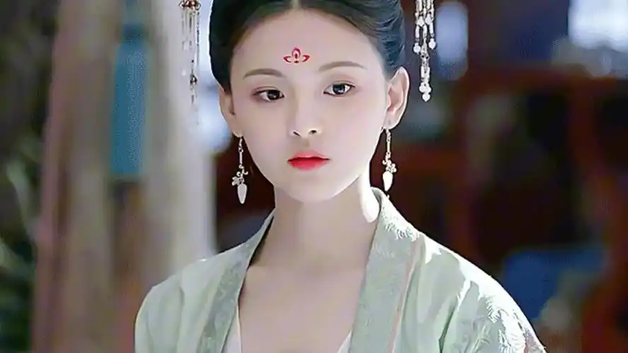 我愿称之为超越古装最美妆造,求求放弃那些八字刘海和繁杂琐碎的发型