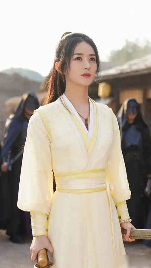 有翡赵丽颖淡黄色衣服高清壁纸分享谈恋爱后变漂亮温柔了